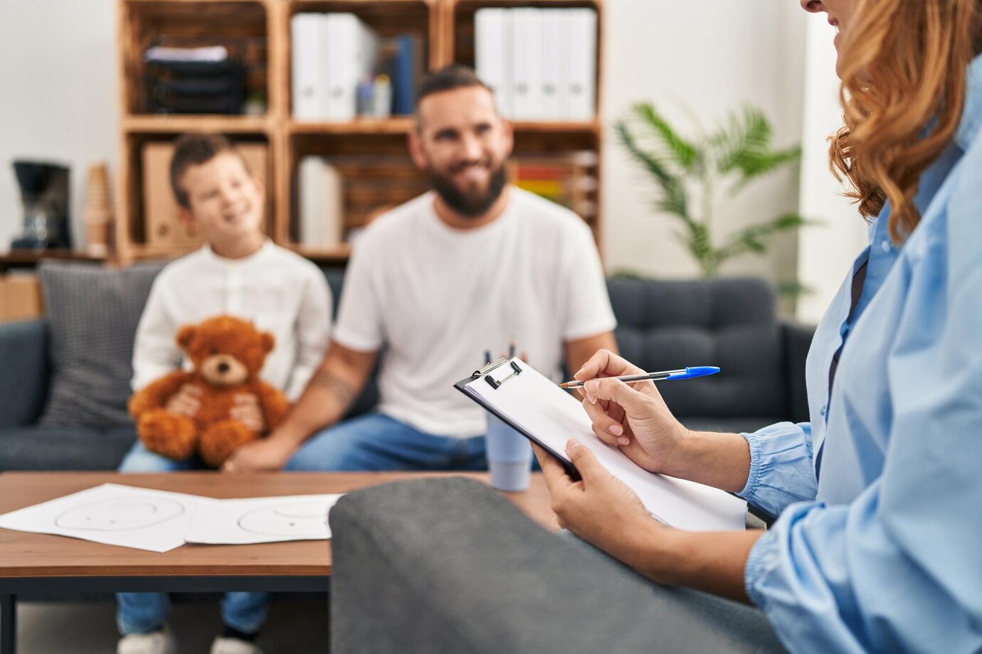 family-having-psychology-session-psychology-center_839833-1860