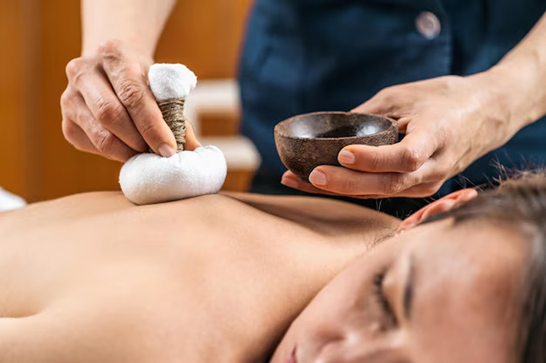 kizhi-ayurveda-massage-with-herbal-pads_1048944-8272244 (1)